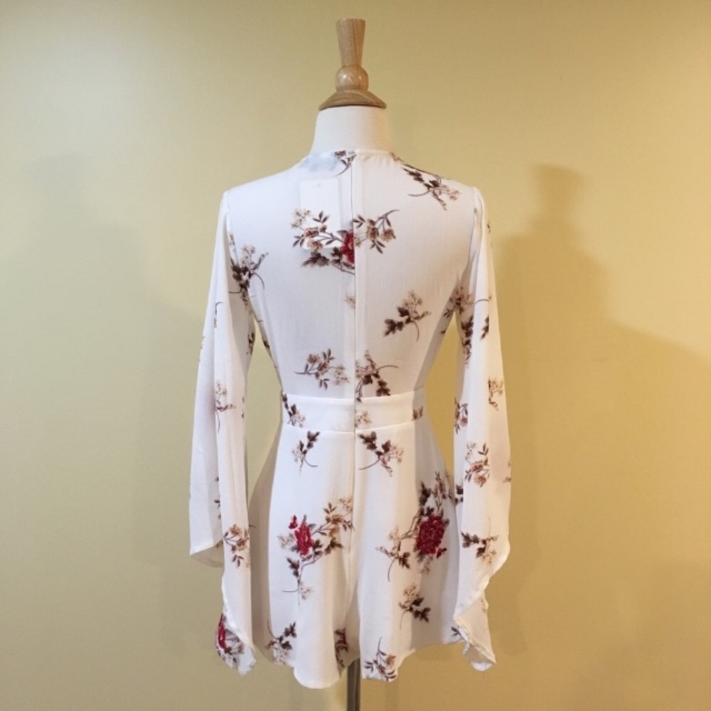 Bell Sleeve Rose Floral Plunging V Neck Romper - Picture 4 of 7